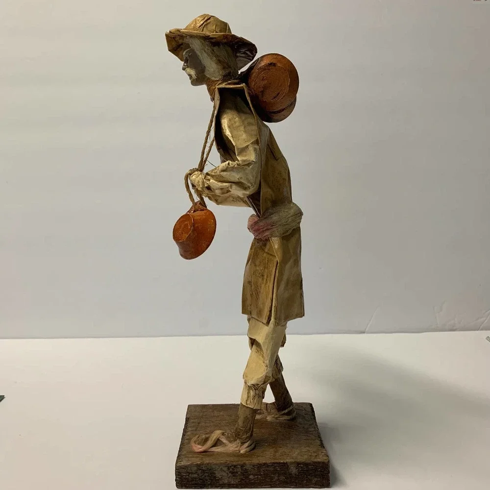 Vintage EB M.R. Cartoneria  Papier-mâché Folk Art Figurine‎ Handmade in Mexico